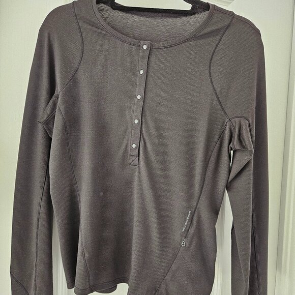 Lululemon Long Sleeve Hiking Top - Picture 1 of 2